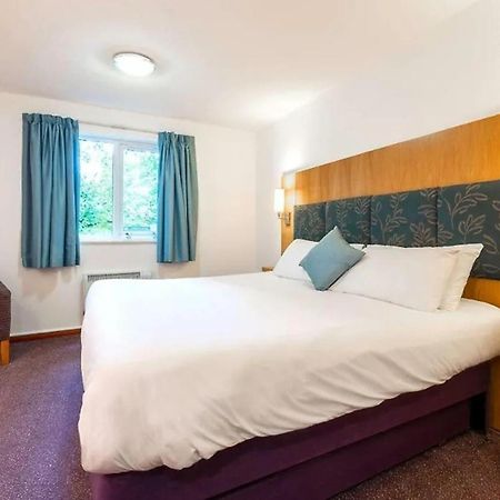V Lodge Manchester Middleton  Eksteriør bilde