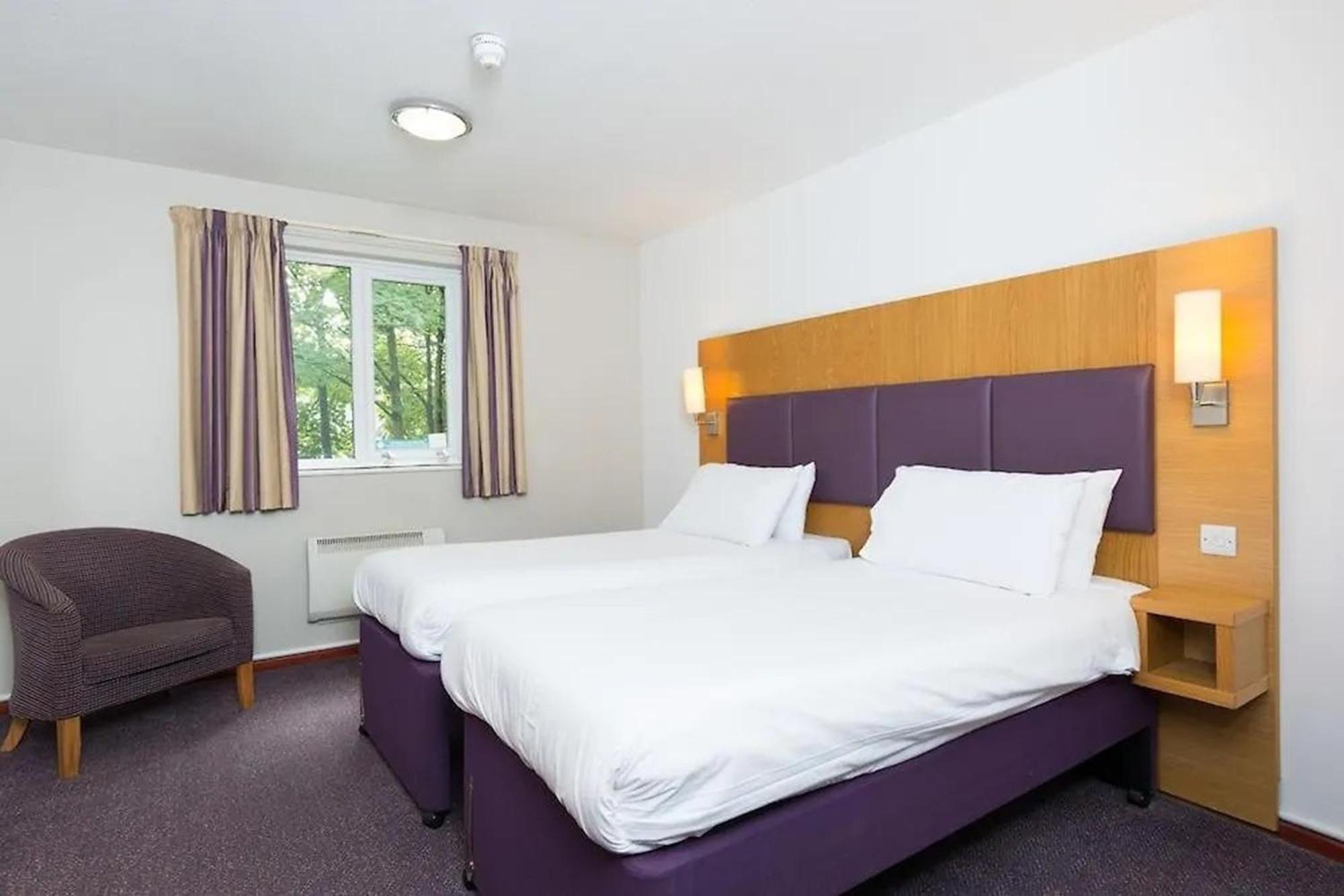 V Lodge Manchester Middleton  Eksteriør bilde